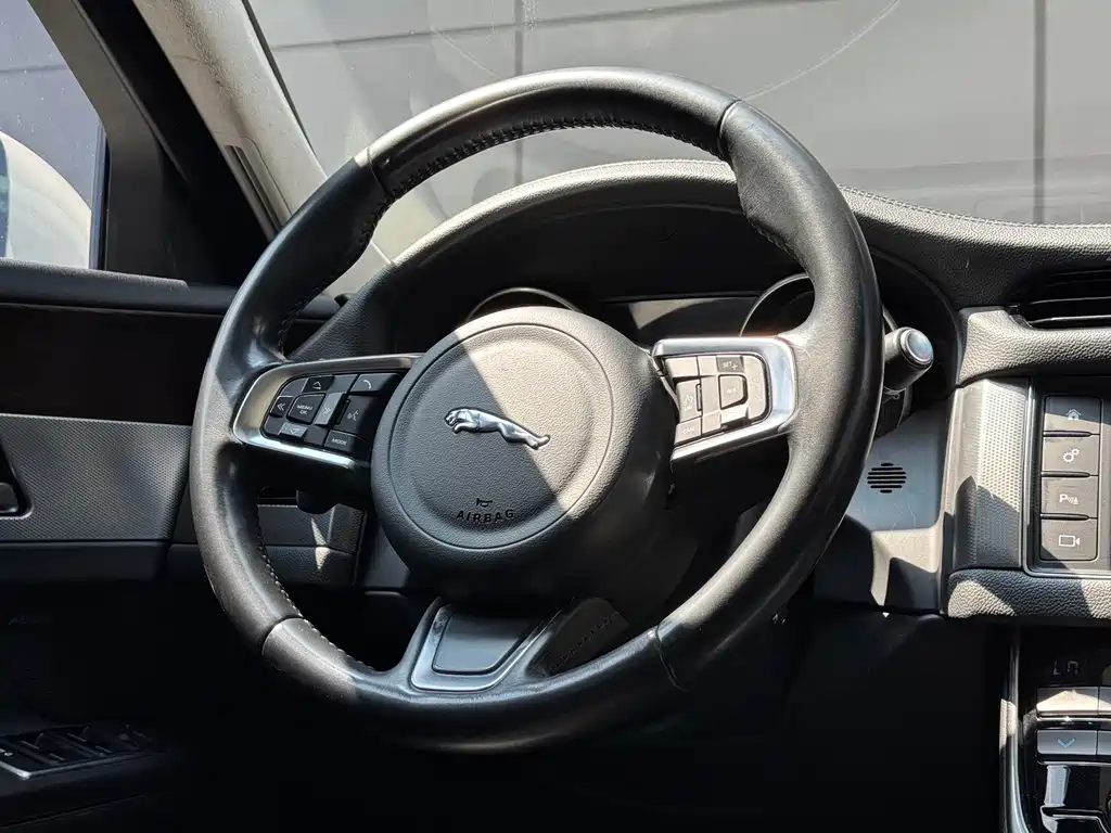 Jaguar XFL 2018 XFL 2.0T 200PS Elite Edition купить на сайте DeffCars