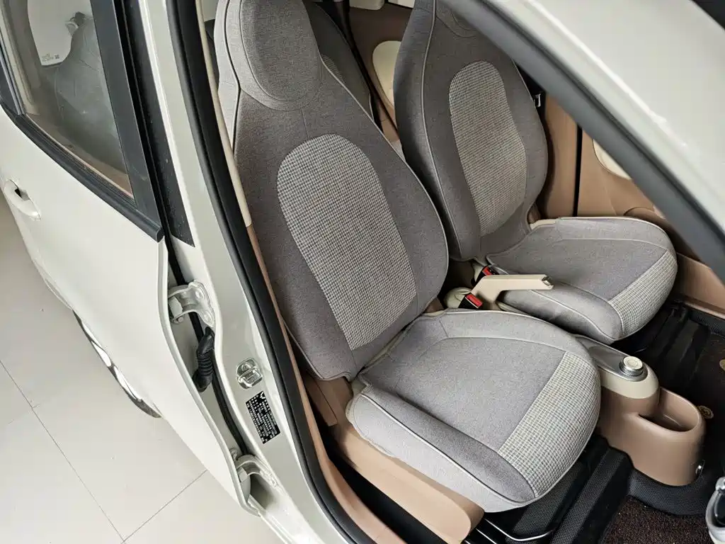 Hongguang MINIEV 2025 fourth generation four-door version advanced model купить на сайте DeffCars