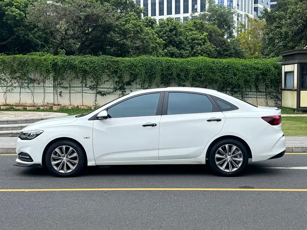 Cruze 2022 320 Automatic Sunroof Edition купить на сайте DeffCars