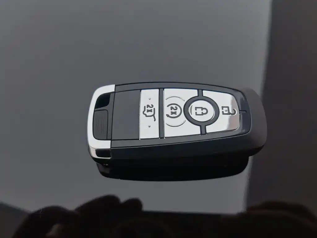 Voyager 2023 2.0T four-wheel drive premium version купить на сайте DeffCars