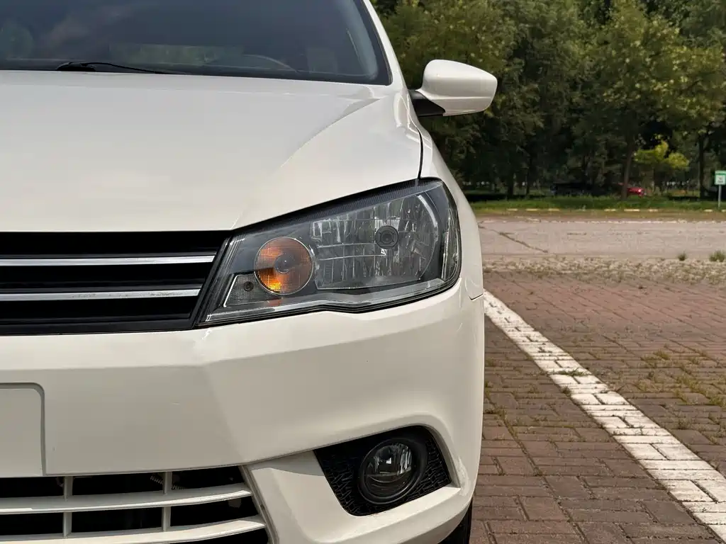 Jetta 2013 1.6L manual comfort model купить на сайте DeffCars