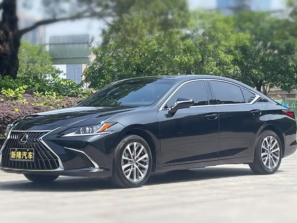 Lexus ES 2023 200 Excellence Edition купить на сайте DeffCars