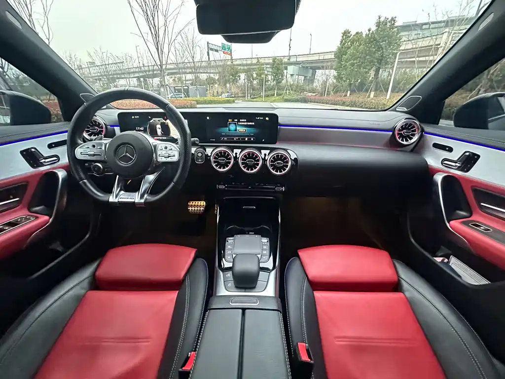 Mercedes-Benz A-Class AMG 2020 AMG A 35 L 4MATIC купить на сайте DeffCars