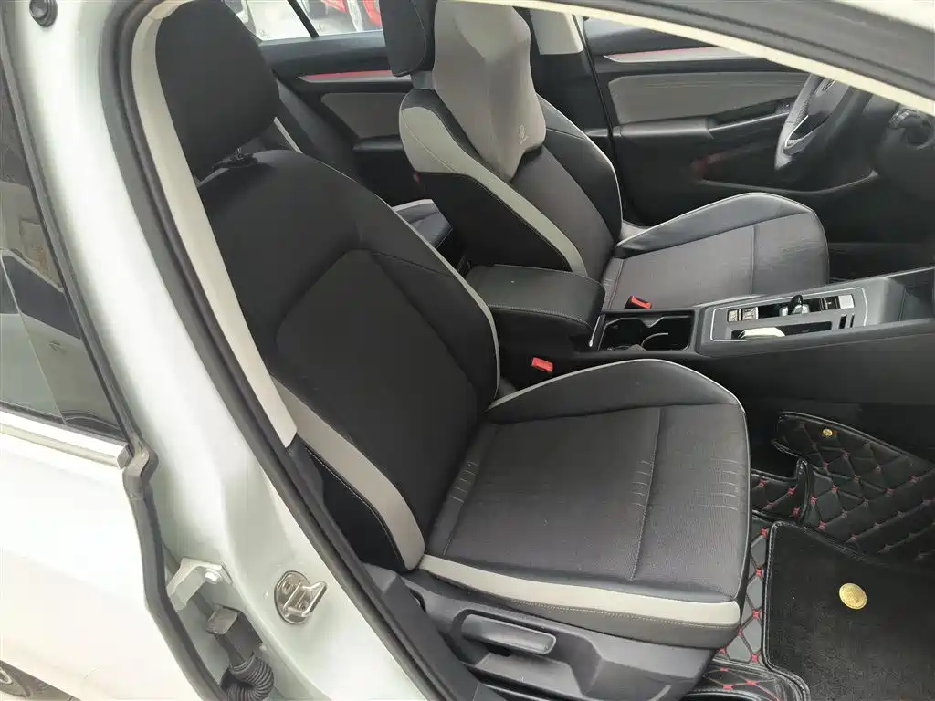 Golf 2023 280TSI DSG Pro купить на сайте DeffCars