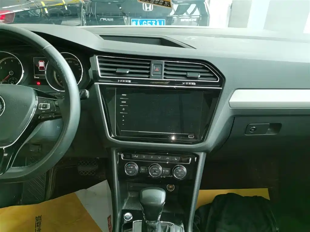 Tiguan L 2020 330TSI automatic two-wheel drive smart luxury version National VI купить на сайте DeffCars