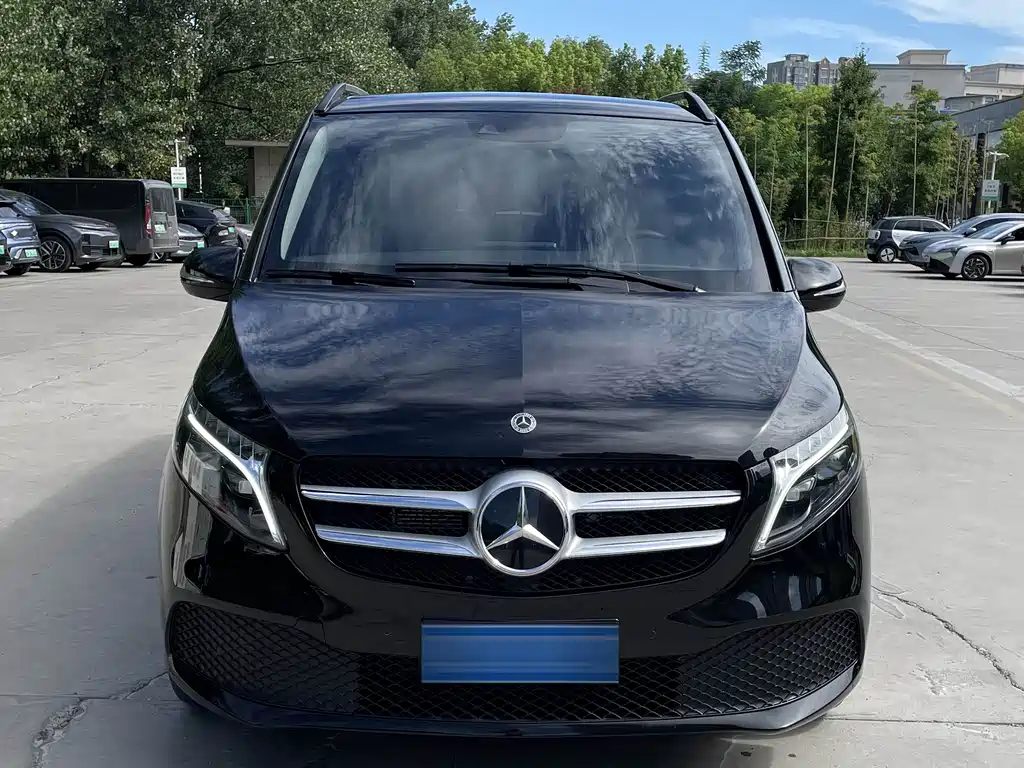 Mercedes V-Class 2022 V 260 Navigator Edition купить на сайте DeffCars