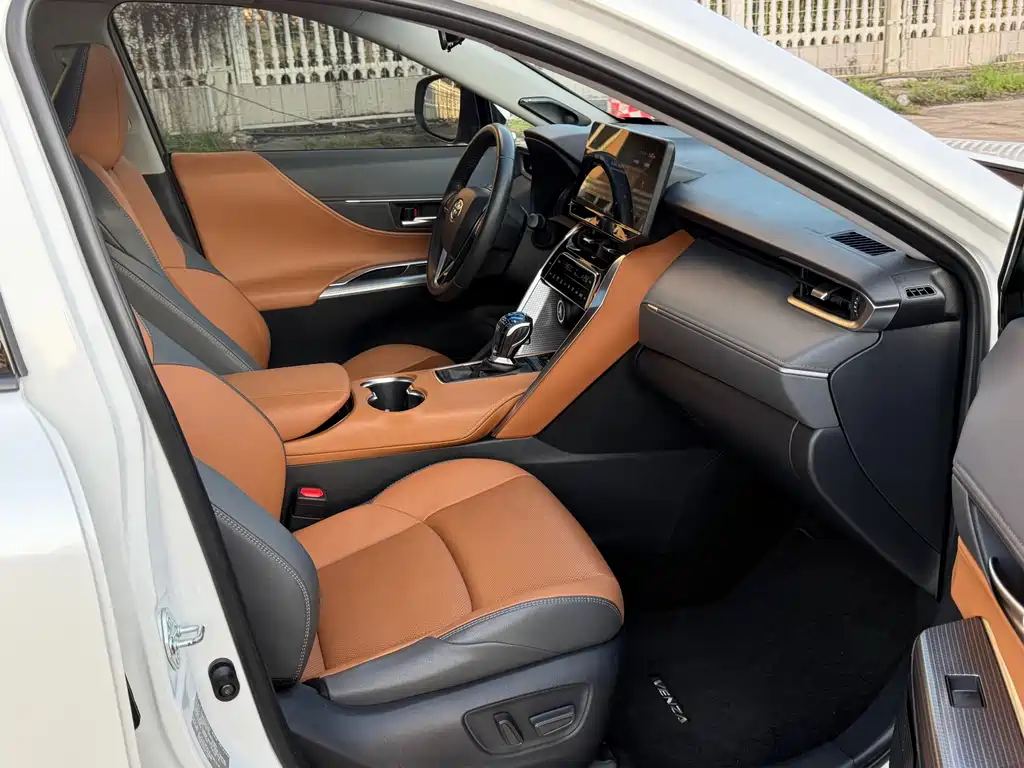 Vesa 2022 2.0L CVT two-wheel drive premium version купить на сайте DeffCars