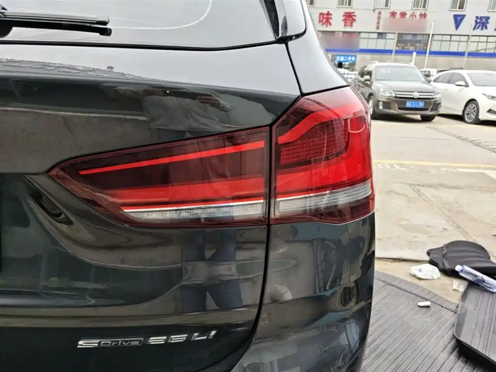 BMW X1 2022 sDrive25Li Leading Model купить на сайте DeffCars
