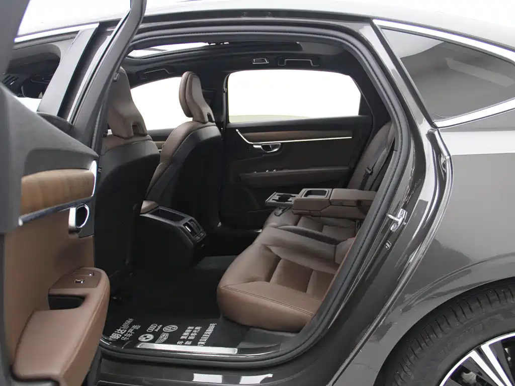 Volvo S90 2021 B5 Zhiyi Luxury Edition купить на сайте DeffCars
