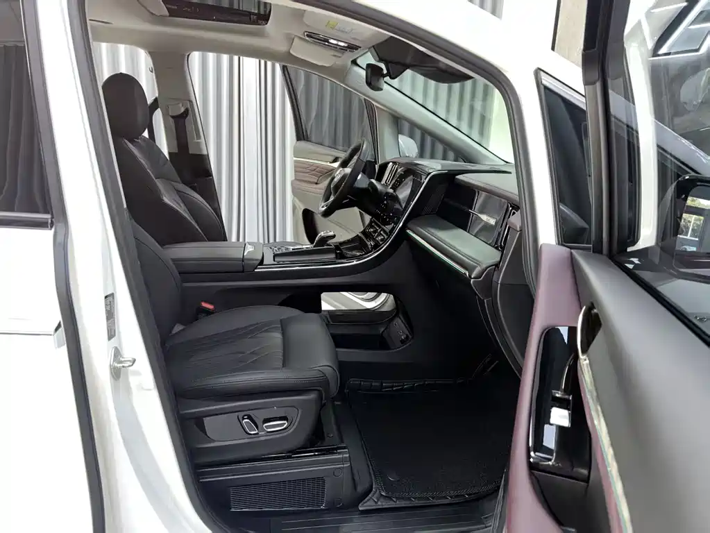M8 2024 Master Series 400T Extreme Edition купить на сайте DeffCars