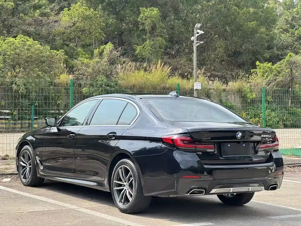 BMW 5 Series 2022 525Li M Sports Package купить на сайте DeffCars