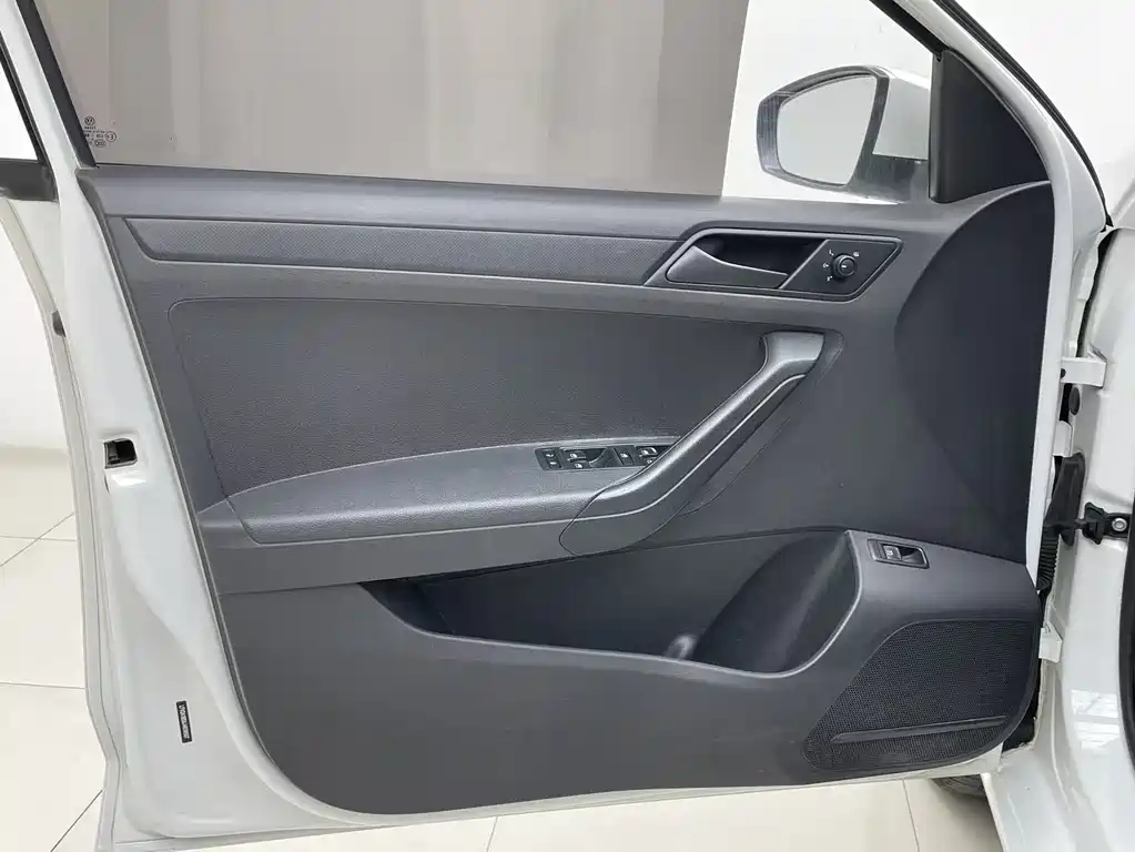 Jetta 2017 1.5L manual fashion model купить на сайте DeffCars