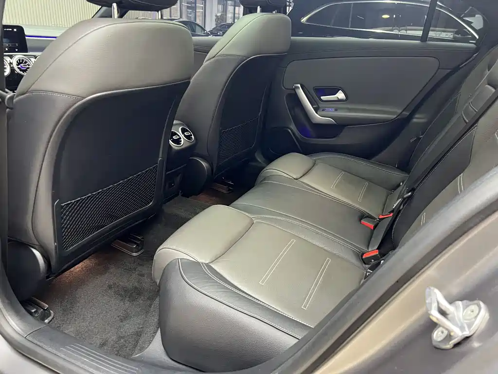 Mercedes-Benz A-Class AMG 2022 AMG A 35 L 4MATIC купить на сайте DeffCars