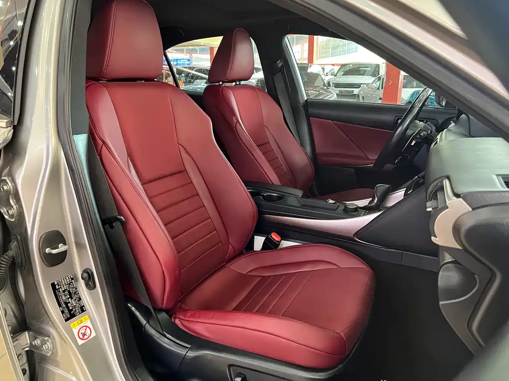 Lexus IS 2017 300 F SPORT Edition купить на сайте DeffCars