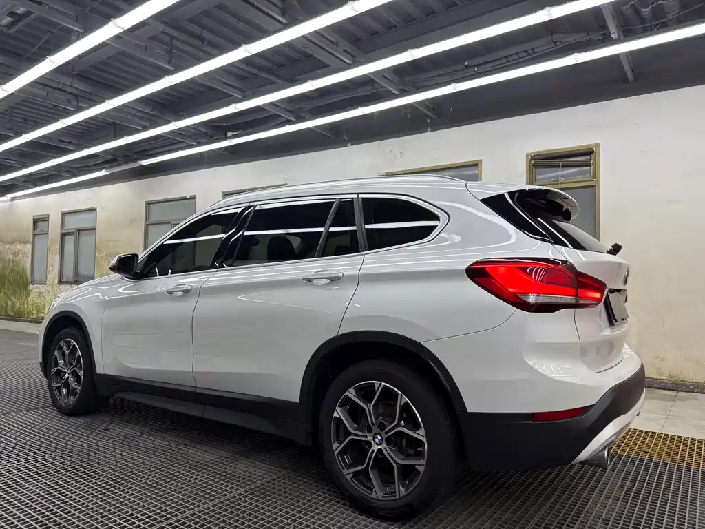 BMW X1 2022 sDrive25Li Leading Model купить на сайте DeffCars