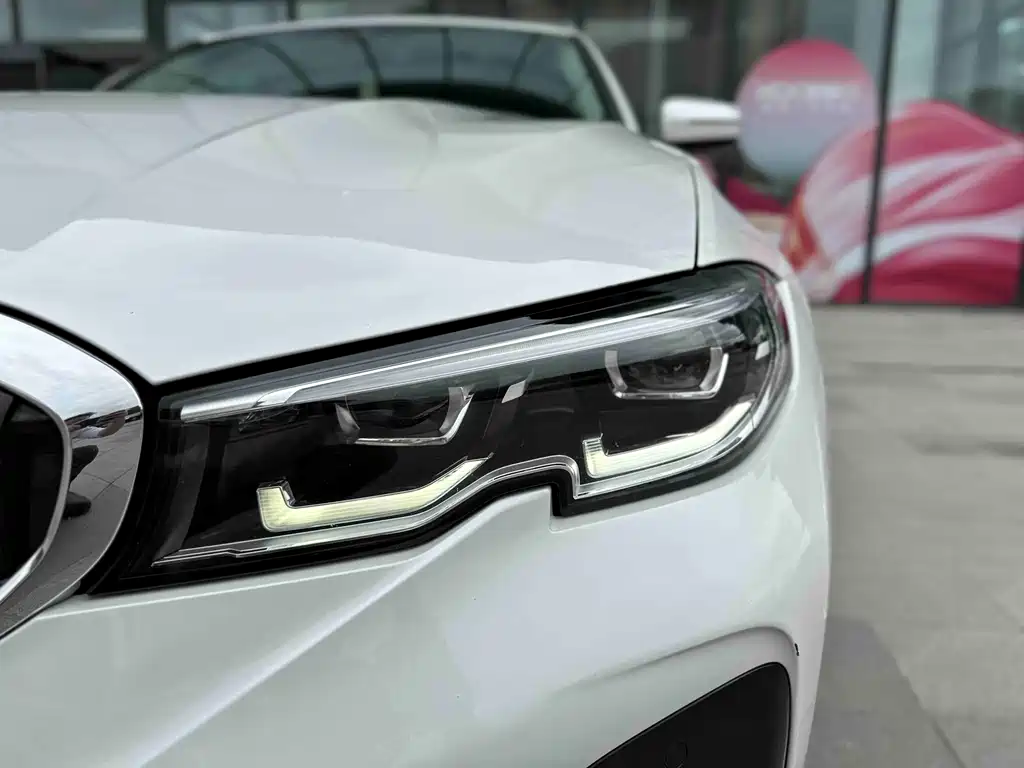 BMW 3 Series 2021 325i M Sports Package купить на сайте DeffCars