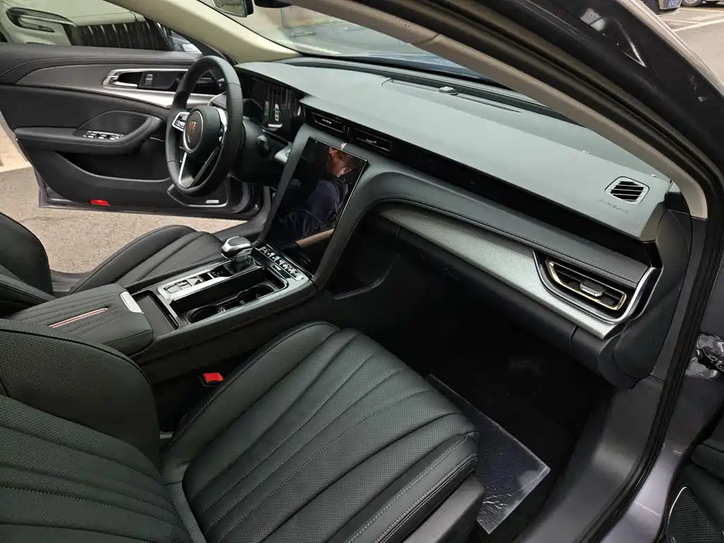 Hongqi H5 2023 1.5T DCT Zhilian Qiyun Edition купить на сайте DeffCars