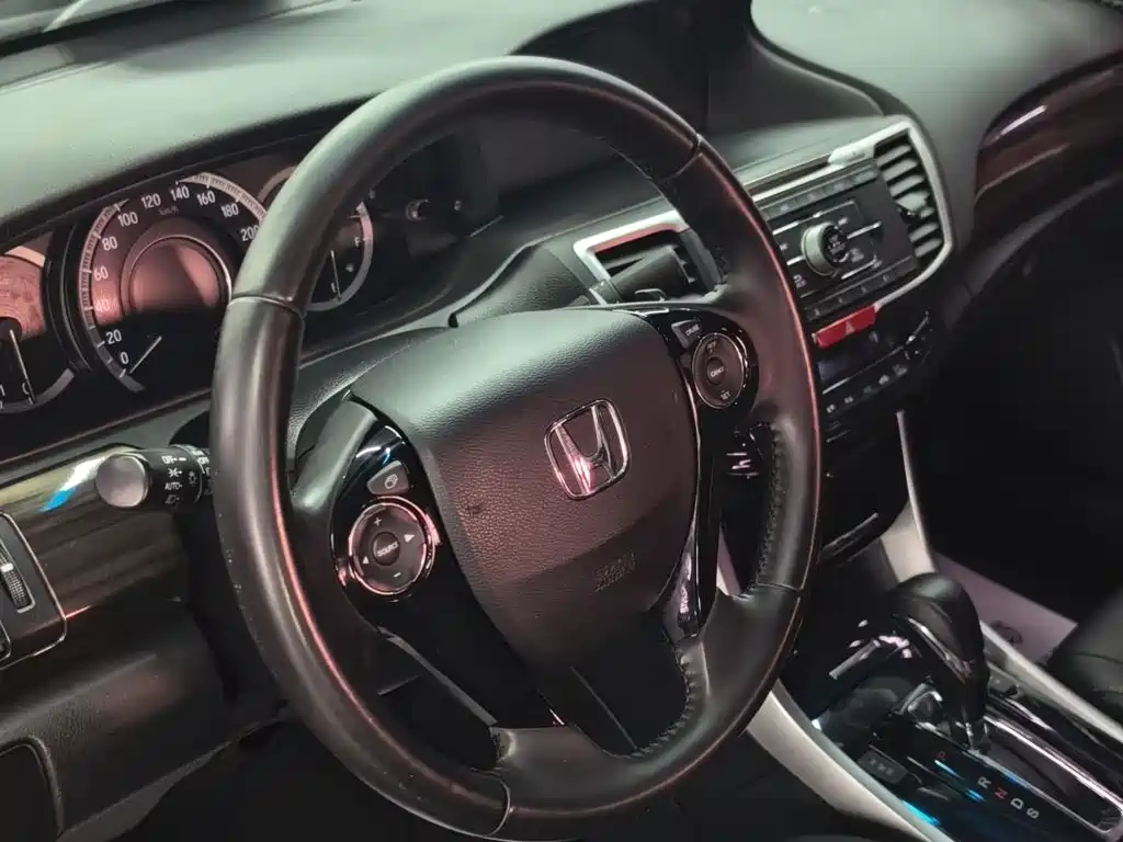 Accord 2016 2.4L Comfort Edition купить на сайте DeffCars