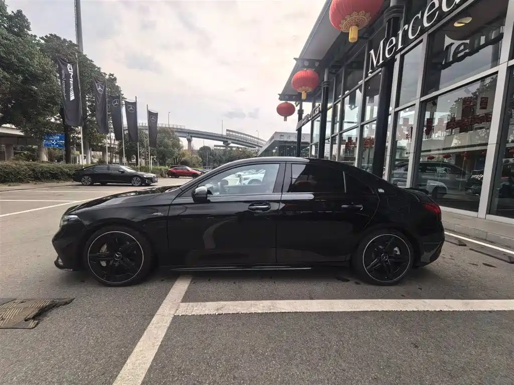 Mercedes-Benz A-Class AMG 2025 AMG A 35 L 4MATIC купить на сайте DeffCars