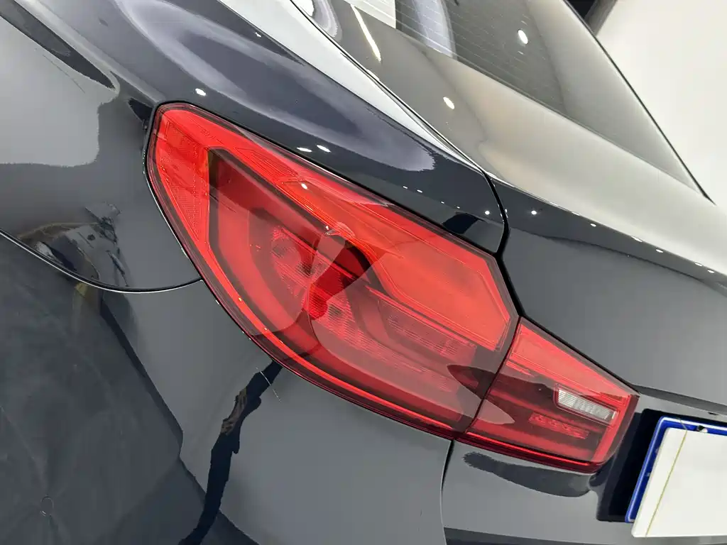 BMW 5 Series 2018 facelift 530Li Exclusive M Sports Package купить на сайте DeffCars