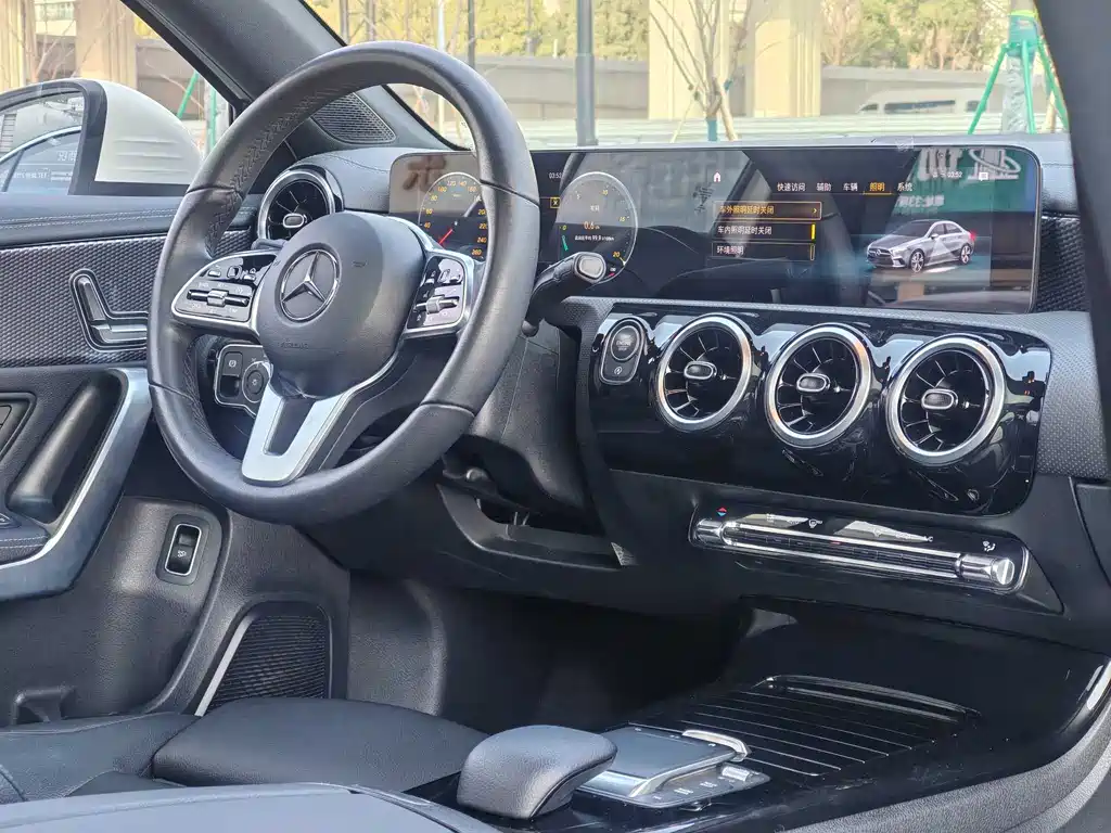 Mercedes-Benz A-Class 2021 A 200 L Sports Sedan Dynamic Type купить на сайте DeffCars