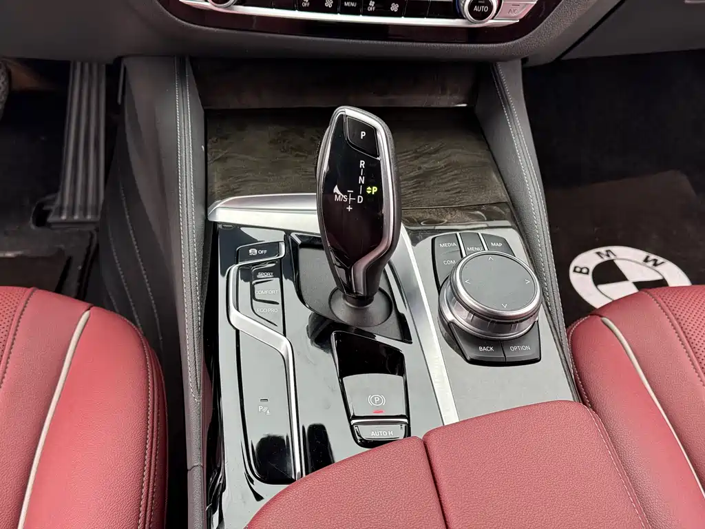 BMW 5 Series 2022 525Li M Sports Package купить на сайте DeffCars