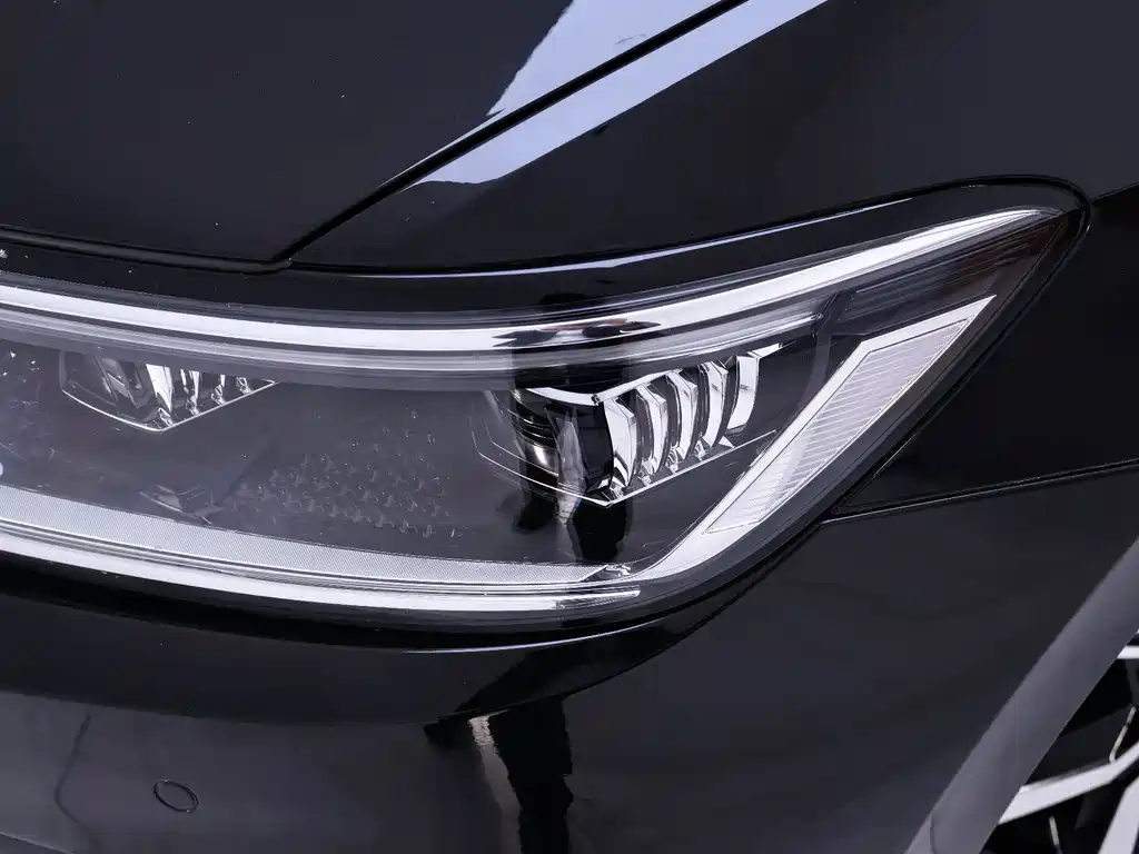 Magotan 2023 2 million commemorative edition 330TSI DSG leading model купить на сайте DeffCars