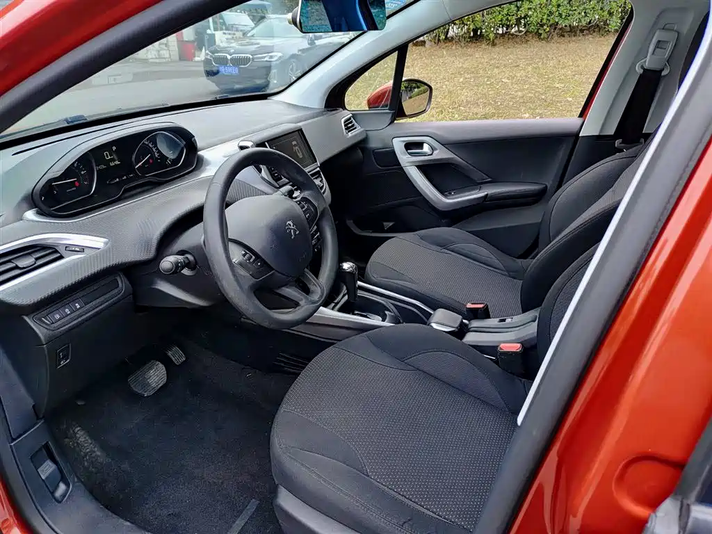 Peugeot 2008 2018 1.6L Automatic Fashion Edition купить на сайте DeffCars