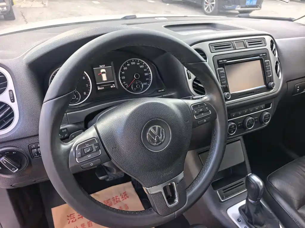 Tiguan 2013 1.8TSI automatic two-wheel drive luxury model купить на сайте DeffCars