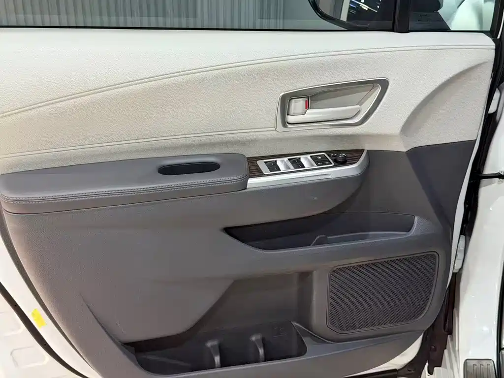 SIENNA 2024 2.5L Hybrid Comfort Edition купить на сайте DeffCars