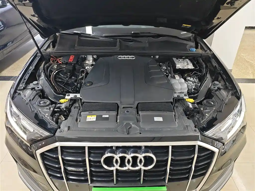Audi Q7 2023 45 TFSI quattro S line sports купить на сайте DeffCars