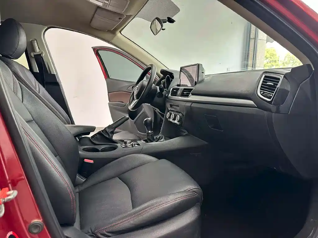 Mazda3 Angkesela 2014 Sedan 1.5L Manual Comfort Type купить на сайте DeffCars