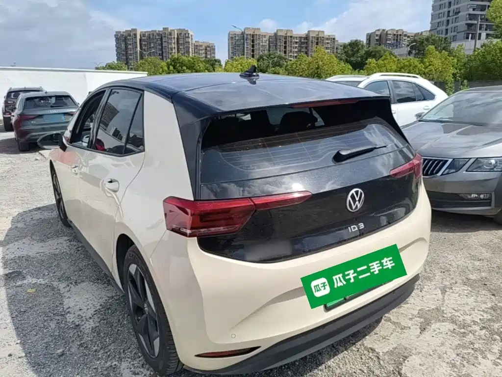 Volkswagen ID.3 2025 facelift, smart version, extremely smart version купить на сайте DeffCars
