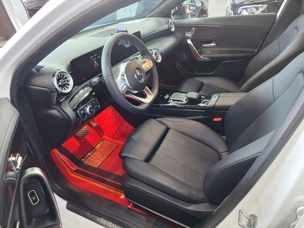 Mercedes-Benz A-Class 2022 Facelift A 200 L Sports Sedan Fashionable купить на сайте DeffCars