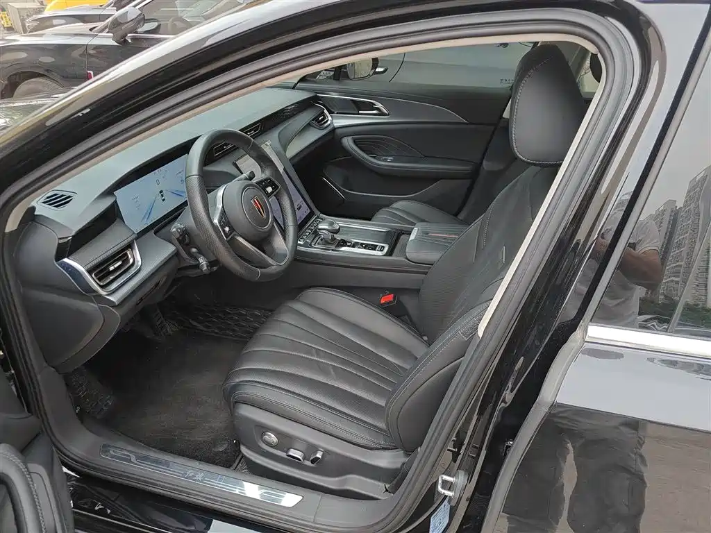 Hongqi H5 2024 2.0T Automatic Zhilianqichang Edition купить на сайте DeffCars