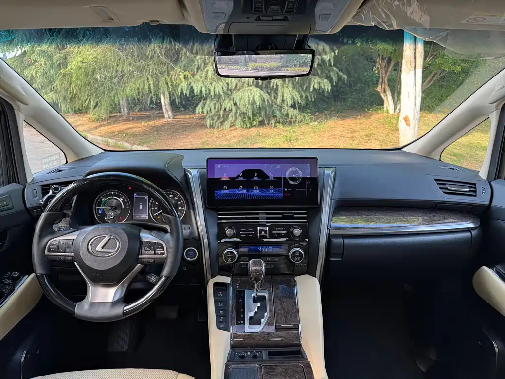 Wilfa 2023 Crown Dual Engine 2.5L HV Premium Edition купить на сайте DeffCars