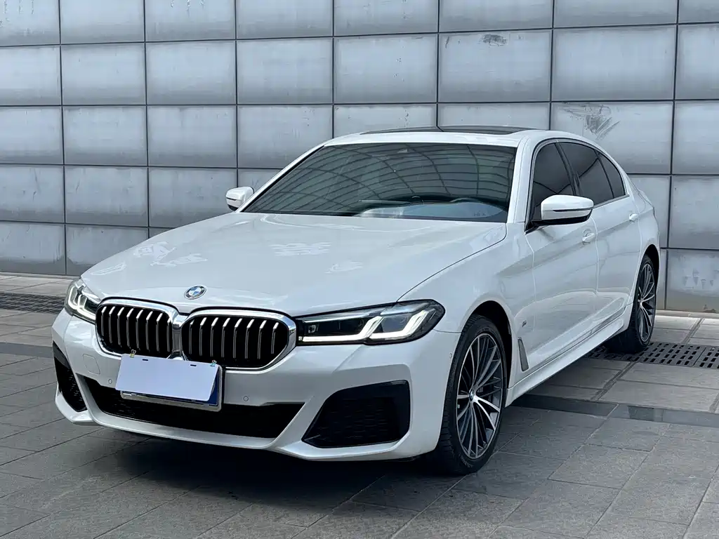 BMW 5 Series 2022 530Li Leading M Sports Package купить на сайте DeffCars