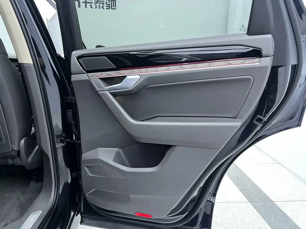 Touareg 2021 2.0TSI Ruishang Edition купить на сайте DeffCars