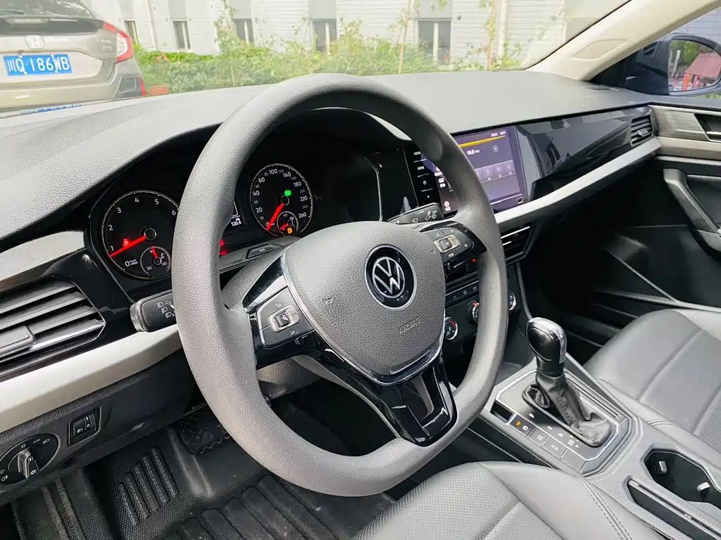 Lavida 2021 1.5L automatic comfort version купить на сайте DeffCars