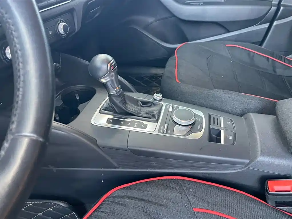 Audi A3 2018 30th Anniversary Limousine 35 TFSI Fashion купить на сайте DeffCars