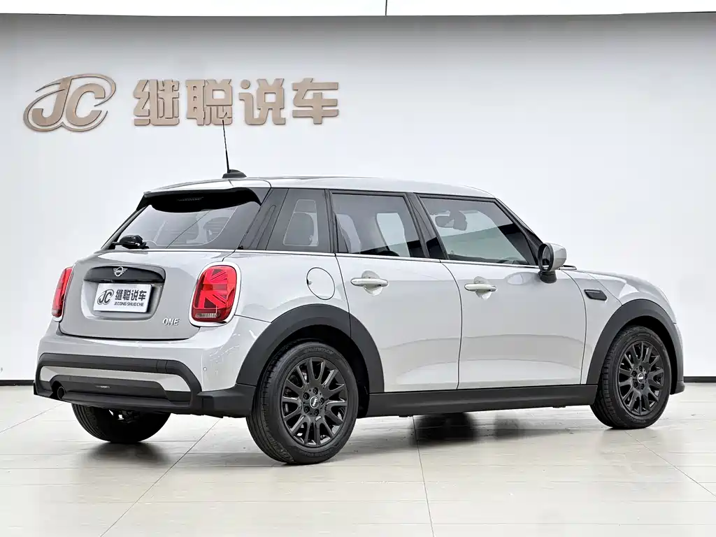 MINI 2023 1.5T ONE five-door version купить на сайте DeffCars