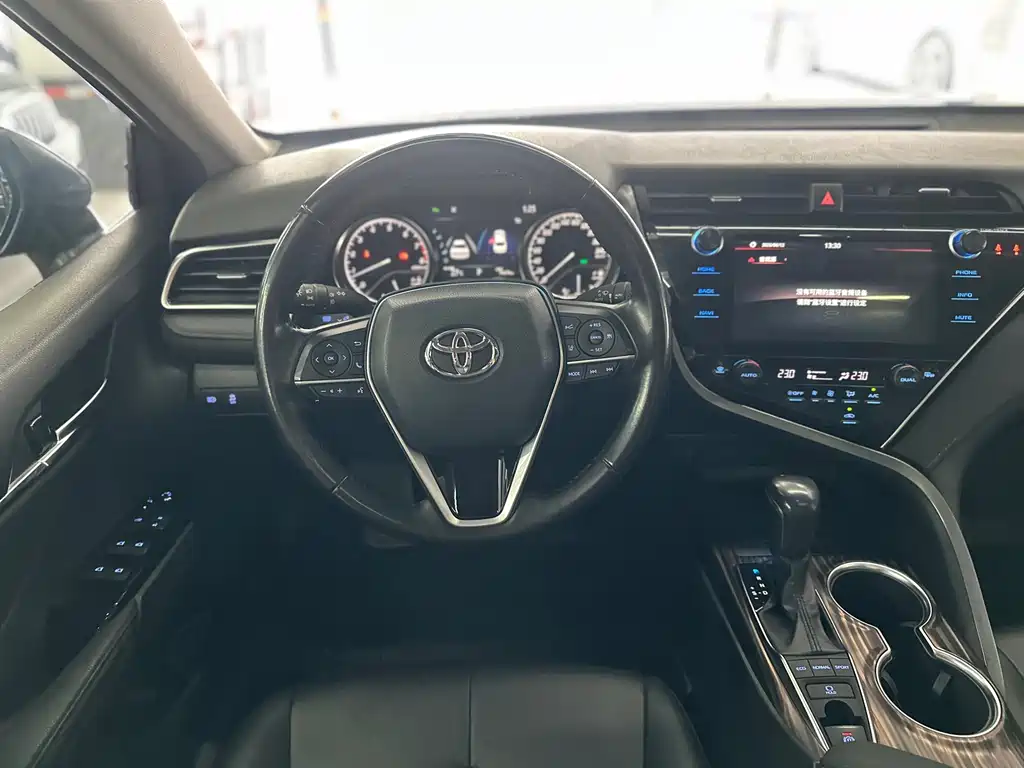 Camry 2019 2.5G Deluxe Edition National V купить на сайте DeffCars