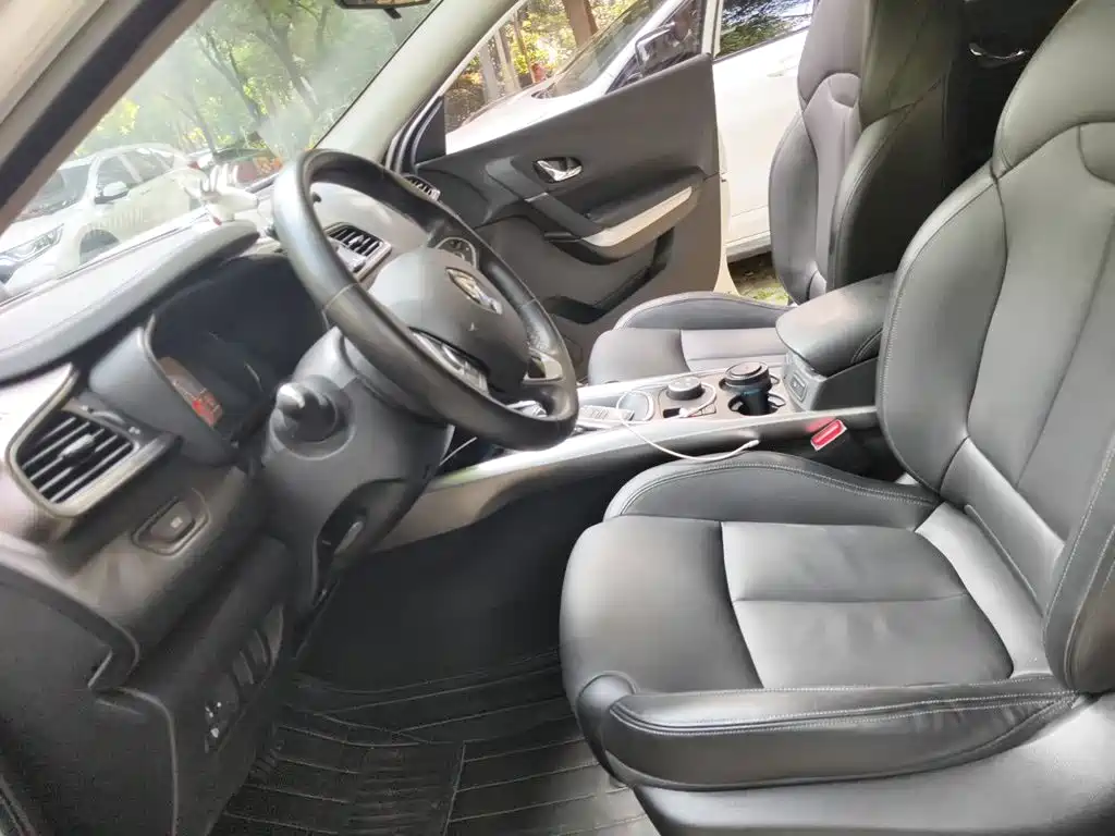Kadjar (Korega) 2017 2.0L 2WD Deluxe Edition купить на сайте DeffCars
