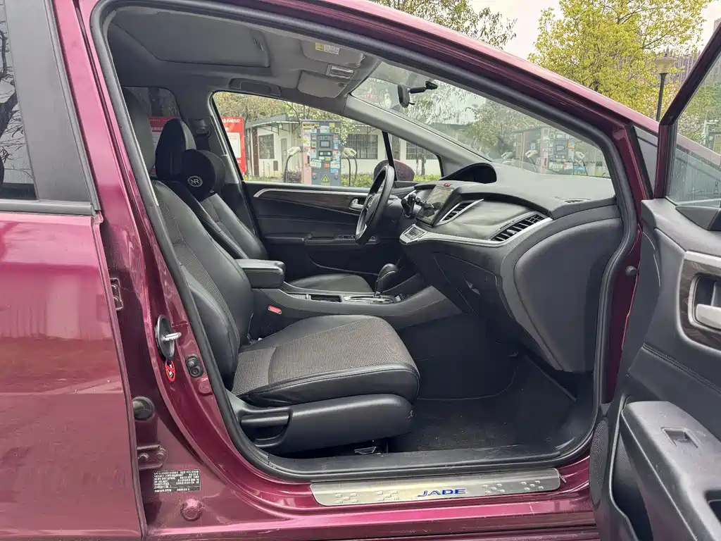 Jade 2017 1.8L automatic comfort version 5 seats купить на сайте DeffCars
