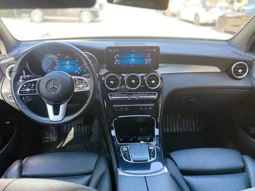 Mercedes-Benz GLC Coupe 2021 GLC 260 4MATIC Coupe SUV купить на сайте DeffCars