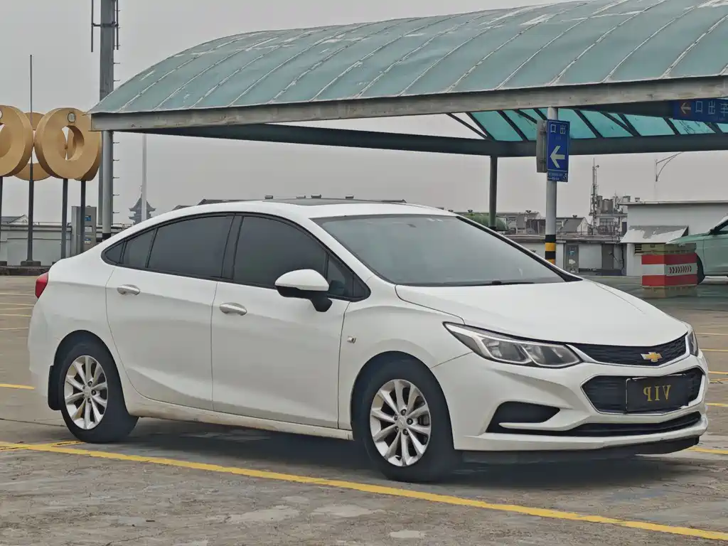 Cruze 2017 1.5L Automatic Pioneer Sunroof Edition купить на сайте DeffCars