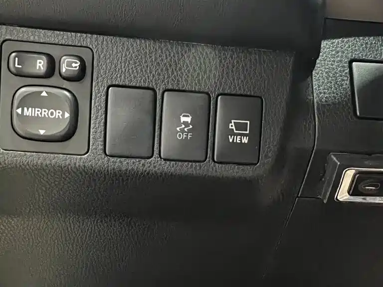RAV4 Rongfang 2016 2.5L automatic four-wheel drive elite version купить на сайте DeffCars