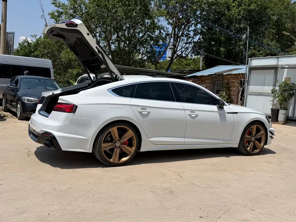 Audi A5 imported 2025 Sportback Collector's Edition 40 TFSI fashionable and dynamic купить на сайте DeffCars