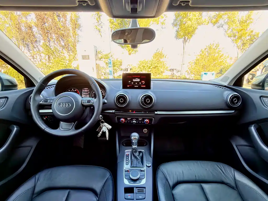 Audi A3 2015 Limousine 35 TFSI Million Commemorative Comfort Model купить на сайте DeffCars