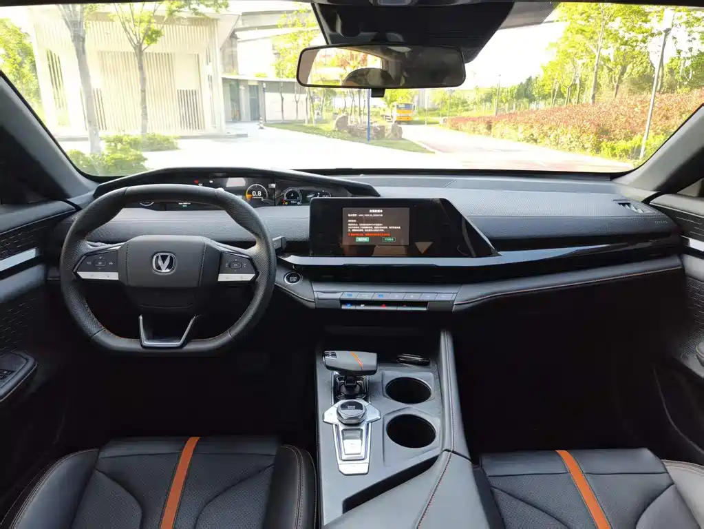 Changan UNI-V 2025 1.5T 500Bar Premium Type купить на сайте DeffCars